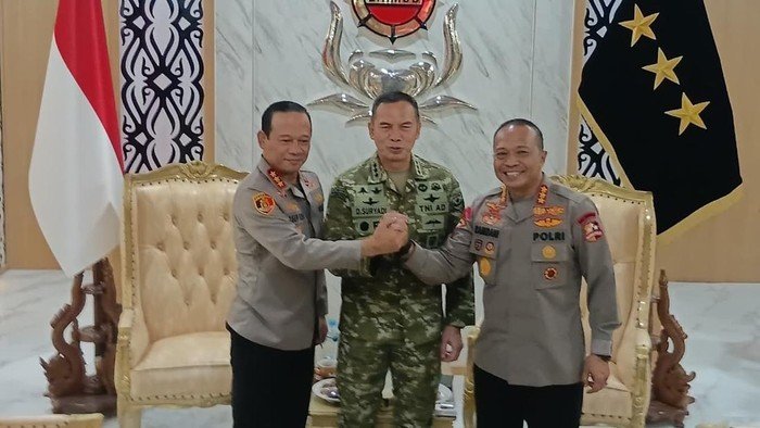 Perkuat Sinergi TNI-Polri, Kapolda Metro dan Pangdam Jaya Kunjungi Dankorbrimob Polri